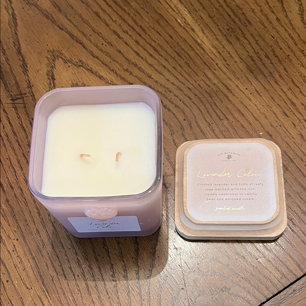 Ivy Botanics Candle Co. Lavender‎ Calm scented candle - Picture 4 of 7